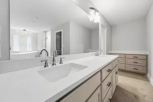 1810 Waterwood Dr, Arlington, TX 76012 - Photo 15