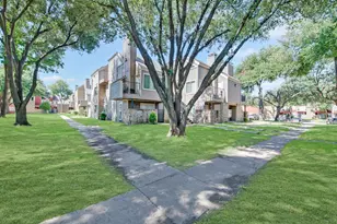 9829 Walnut St, Dallas, TX 75243 - Photo 3