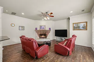 195 Chaucer Ct, Coppell, TX 75019 - Photo 13