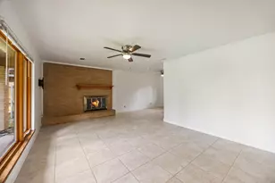 1305 Atlanta Dr, Irving, TX 75062 - Photo 33