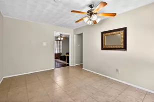 2718 Ridgewood St, Irving, TX 75062 - Photo 9