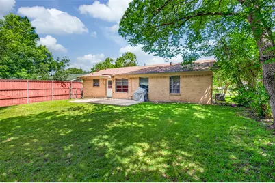 2718 Ridgewood Street, Irving, TX 75062 - Photo 23