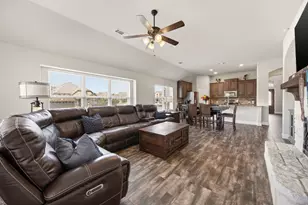 317 Thompson Dr, Van Alstyne, TX 75495 - Photo 11