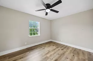 8635 Strathmore Dr, Dallas, TX 75238 - Photo 17