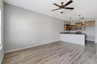 101 W Capps Street #D, Rio Vista, TX 76093 - Photo 3
