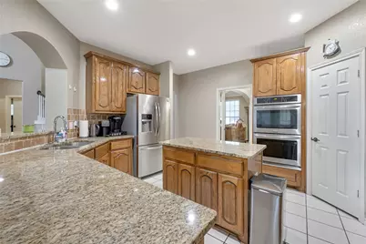 4703 Enchanted Bay Boulevard, Arlington, TX 76016 - Photo 11
