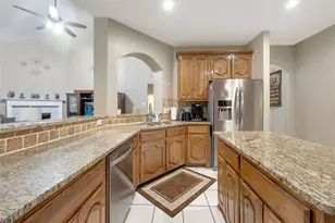 4703 Enchanted Bay Blvd, Arlington, TX 76016 - Photo 9