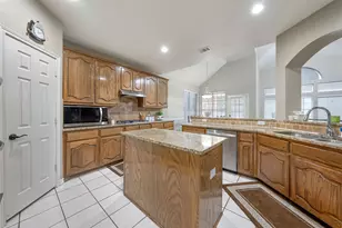4703 Enchanted Bay Blvd, Arlington, TX 76016 - Photo 7