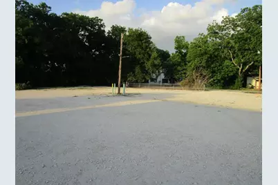 106 E Hayes Street, Savoy, TX 75479 - Photo 17