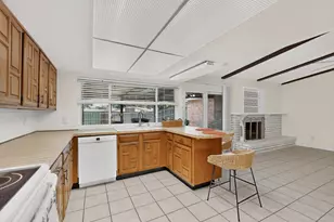 10254 Catalpa Rd, Dallas, TX 75243 - Photo 11