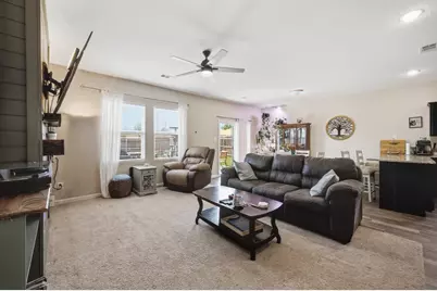 405 Willow Creek Drive, Glenn Heights, TX 75154 - Photo 5