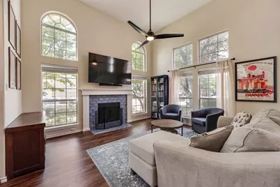 819 Canal Street, Irving, TX 75063 - Photo 3