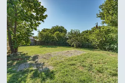 901 Pebble Street, Bowie, TX 76230 - Photo 27