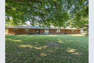 901 Pebble Street, Bowie, TX 76230 - Photo 39