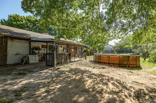 901 Pebble St, Bowie, TX 76230 - Photo 33