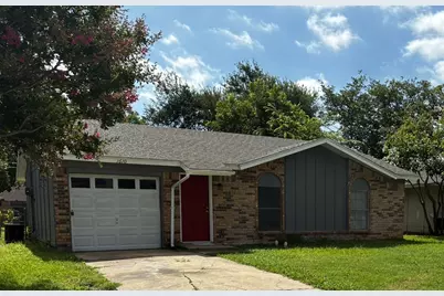 1610 Avenue A, Grand Prairie, TX 75051 - Photo 1