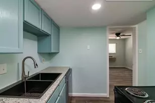 811 S Mesquite St, Arlington, TX 76010 - Photo 3