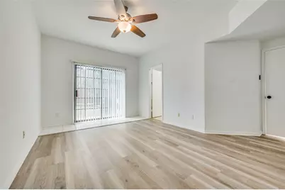 607 Mission Circle, Irving, TX 75063 - Photo 9