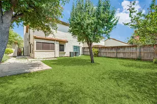 607 Mission Cir, Irving, TX 75063 - Photo 11