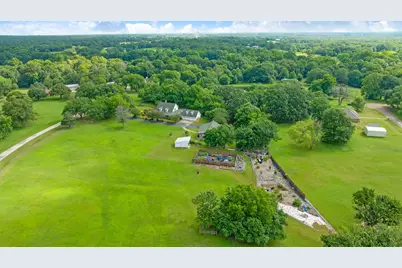 146 County Road 33985, Powderly, TX 75473 - Photo 17