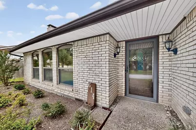 614 Pebblecreek Drive, Garland, TX 75040 - Photo 9