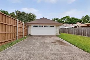 614 Pebblecreek Dr, Garland, TX 75040 - Photo 37