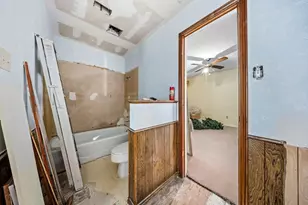 8724 Racquet Club Dr, Fort Worth, TX 76120 - Photo 17
