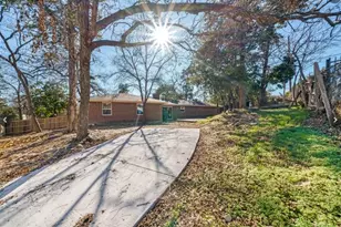 1131 Forester Dr, Dallas, TX 75216 - Photo 11
