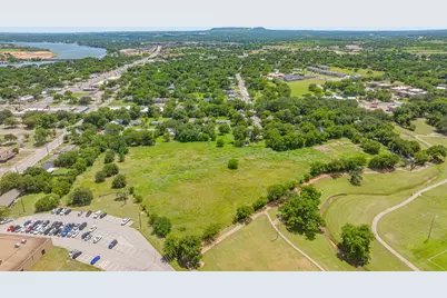 912 W Bridge Street, Granbury, TX 76048 - Photo 13