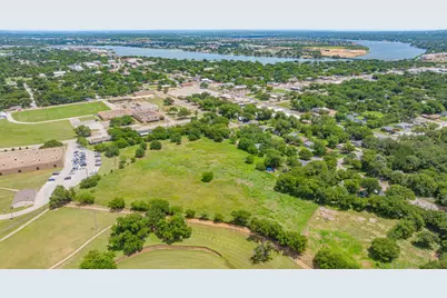 912 W Bridge Street, Granbury, TX 76048 - Photo 15