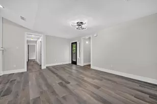 426 Goodyear St, Irving, TX 75062 - Photo 11