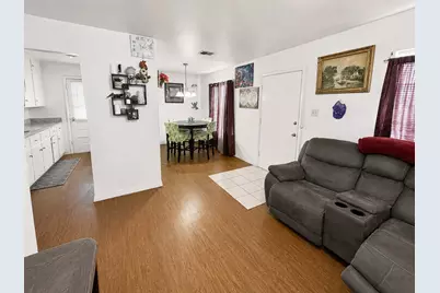 915 N 7th Street, Sanger, TX 76266 - Photo 3
