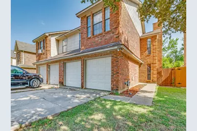 1233 W Hudgins Street, Grapevine, TX 76051 - Photo 1