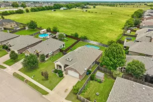 204 Briarstone Dr, Alvarado, TX 76009 - Photo 33