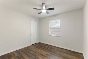 719 Matthews Ct, Arlington, TX 76012 - Photo 15