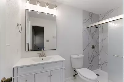 719 Matthews Court, Arlington, TX 76012 - Photo 17
