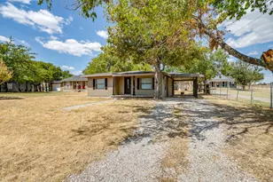 913 Jameson St, Weatherford, TX 76086 - Photo 13
