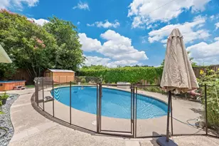 13052 Fall Manor Dr, Dallas, TX 75243 - Photo 3