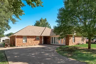 123 Country Dr, Waxahachie, TX 75165 - Photo 1