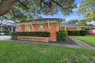6607 E Mockingbird Ln, Dallas, TX 75214 - Photo 1