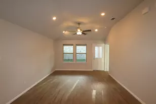 1256 Tallowwood Trl, Van Alstyne, TX 75495 - Photo 3