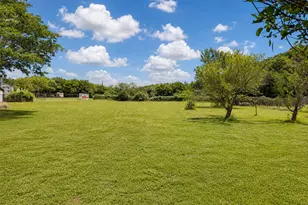536 E 4th St, Joshua, TX 76058 - Photo 33