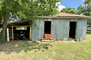 1600 HCR 2302 S, Abbott, TX 76621 - Photo 15