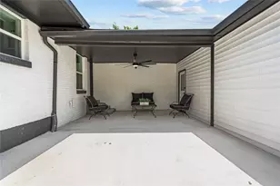 605 Hinton St, Grand Prairie, TX 75050 - Photo 17