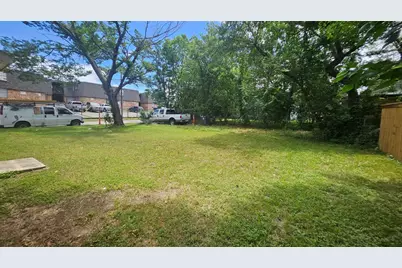 4322 Robert L Parish Sr Avenue, Dallas, TX 75210 - Photo 13