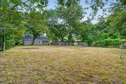 2512 Marigold Avenue, Fort Worth, TX 76111 - Photo 31