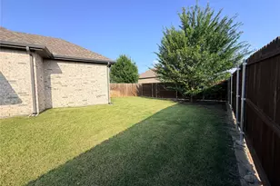 166 Camelia St, Garland, TX 75043 - Photo 13