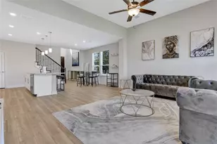 741 Creekwater Ln, Garland, TX 75043 - Photo 3