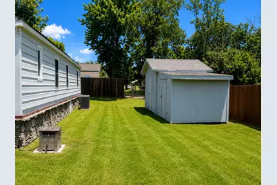 305 S Ewing Street, Boyd, TX 76023 - Photo 5