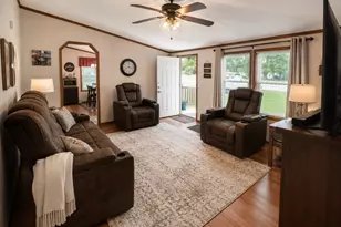 305 S Ewing St, Boyd, TX 76023 - Photo 7